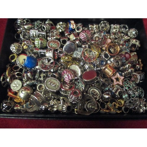 51 - BOX OF BEADS, PENDANTS, CHARMS, CLASPS ETC FOR JEWELLERY MAKING INC HEARTS, SNOWMAN, TREE OF LIFE. S... 