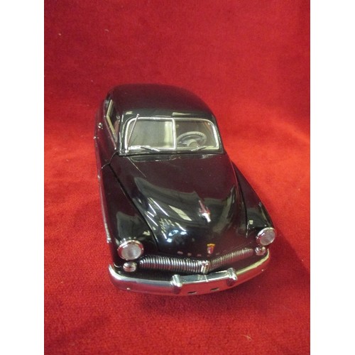 9 - A DANBURY MINT DIE CAST 1:24 SCALE MODEL OF A 1949 BLACK CLUB COUPE WITH CERTIFICATE