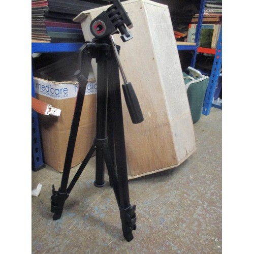 437 - GUARDSMAN  GS202 TRIPOD IN CASE