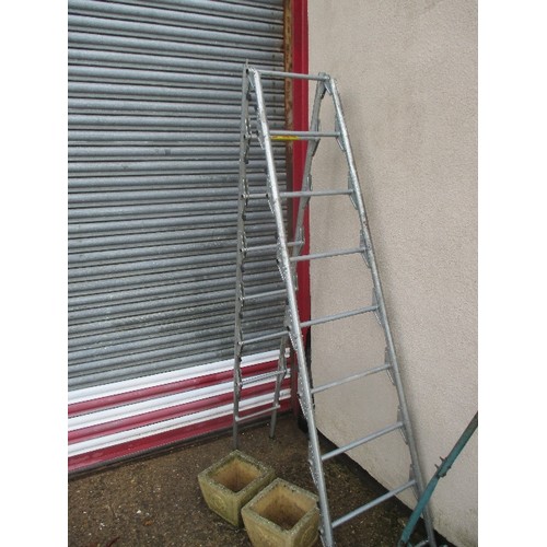 473 - METAL COMBI LADDER / STEPS