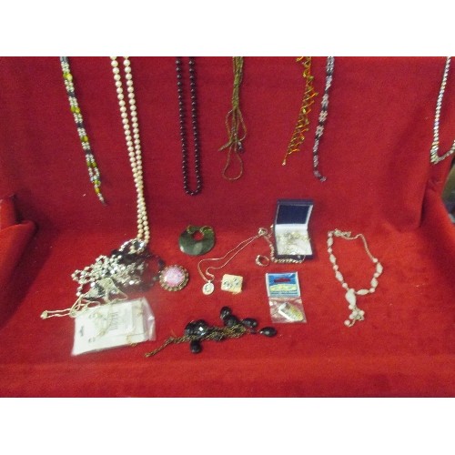 51A - MIXED COSTUME JEWELLERY INCLUDING 4 PAIRS EARRINGS, 