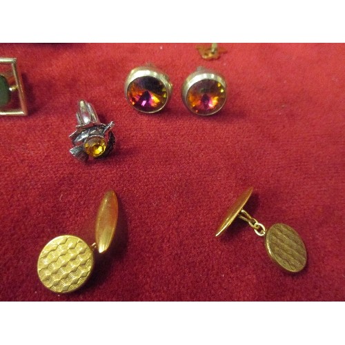 51C - 7 PAIRS OF VINTAGE GENTS CUFFLINKS INC KING OF DIAMONDS, GILT CLAW, CERAMIC CRAB ETC