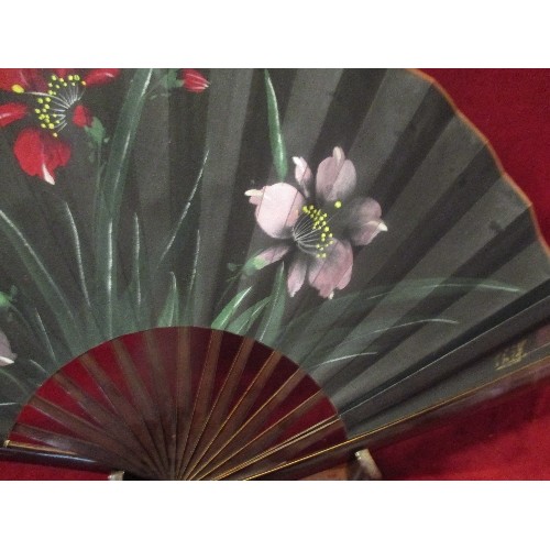 66A - HAND PAINTED CHINESE FAN WITH SIGNATURE ON A STAND