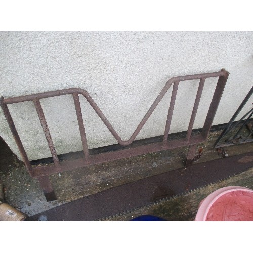 490 - STABLE DOOR ANTI WEAVE BAR