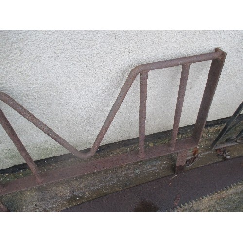 490 - STABLE DOOR ANTI WEAVE BAR