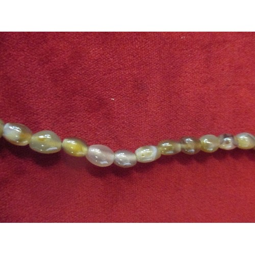 43 - A BEAUTIFUL QUALITY VINTAGE NECKLACE OF GRADUATED SMOKEY QUARTZ BEADS - 60CM - SCREW CLASP