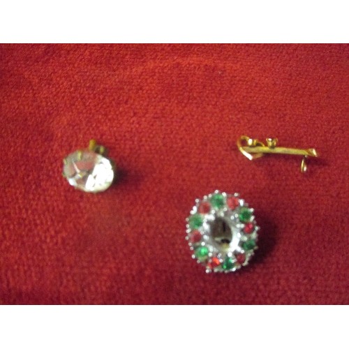 41 - ANTIQUE JEWELLERY LOT INC VICTORIAN SILVER THREEPENNY BIT BROOCH (MISSING PIN), SILVER METAL ENGRAVE... 