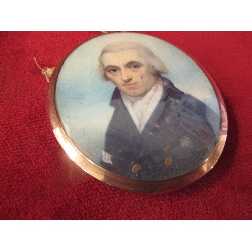 154 - MANNER OF GEORGE ENGLEHEART (1752 - 1829). LATE 18TH CENTURY PORTRAIT MINIATURE OF A GENTLEMAN WITH ... 