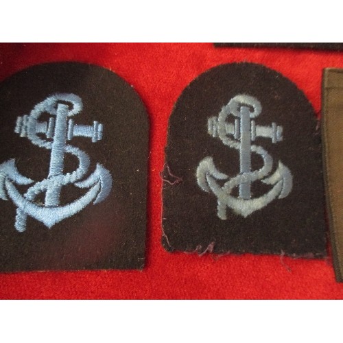 111 - NAVAL / WW1 / WW2 INTEREST. COLLECTION OF VINTAGE CLOTH BADGES INC ROYAL NAVY MARINE STOKER BADGE (R... 