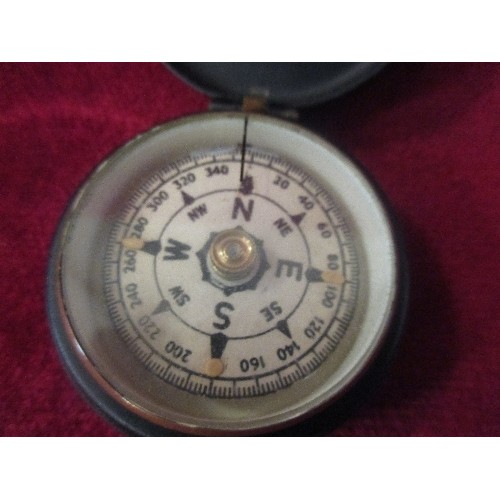 112 - A VINTAGE MILITARY COMPASS IN BRASS CASE WITH LUMINESCENT POINTS - 5CM DIA