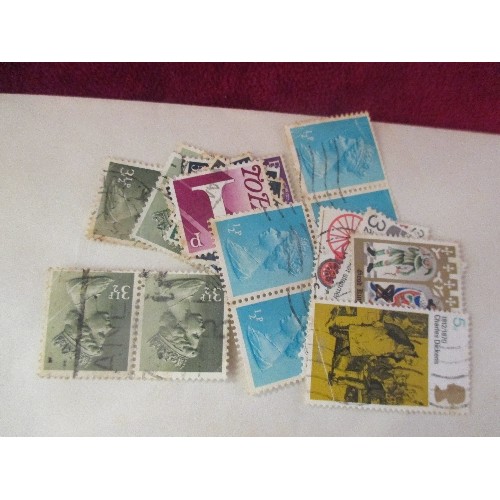 312 - SMALL COLLECTION OF BRITISH AND WORLD STAMPS. INCLUDES VICTORIA PENNY LILAC, HALF PENNY ORANGE. 2.5 ... 