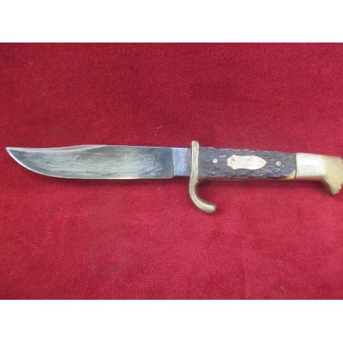 123 - A VINTAGE ENGLISH HUNTING KNIFE 