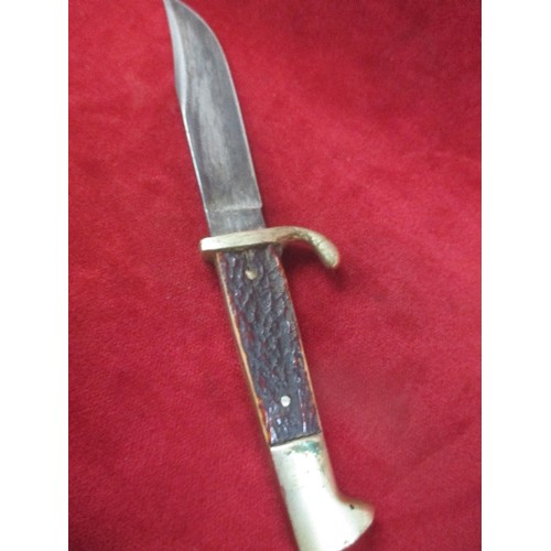 123 - A VINTAGE ENGLISH HUNTING KNIFE 