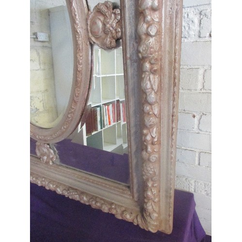 183 - A LARGE AND IMPRESSIVE EMPIRE STYLE SILVERED FRAME WALL MIRROR - BEVELLED GLASS. THE CARVED AND MOUL... 