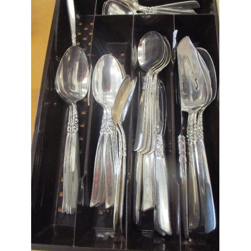 349 - A CANTEEN OF SILVER PLATED SHEFFIELD CUTLERY 