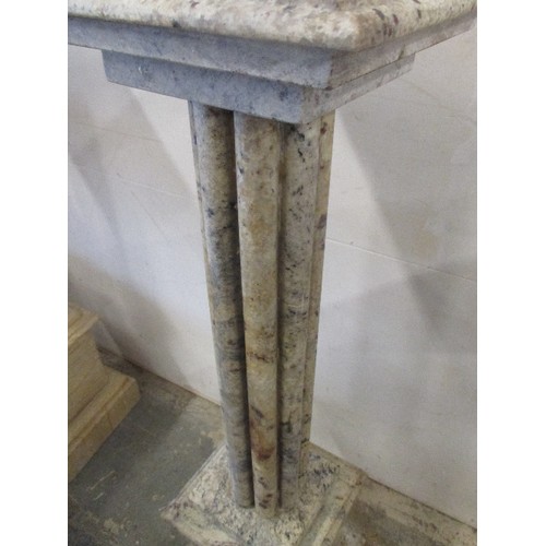 189 - A BEAUTIFUL QUALITY MARBLE PLINTH - FLUTED COLUMN - PALE MOTTLED GREY WITH BROWN SPECKS - HEAVY PIEC... 