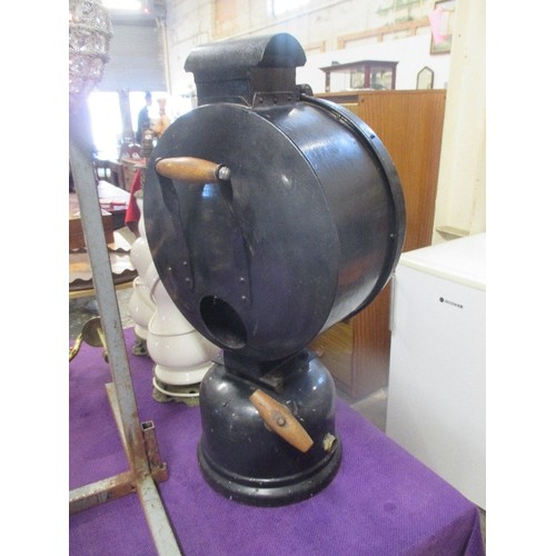 224 - A 1940'S FL6 TILLEY (HENDON, ENGLAND) FLOODLIGHT PROJECTOR PRESSURE LAMP - REGISTERED NO 762129 - OF... 