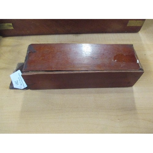 205 - A SET OF 28 19TH CENTURY BONE AND EBONY DOMINOES IN ORIGINAL MAHOGANY BOX