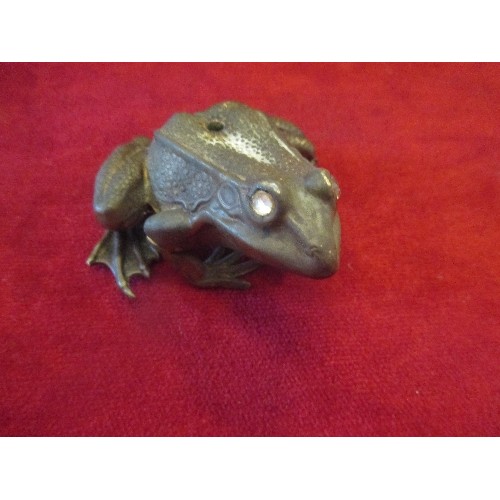 65 - INTERESTING VINTAGE BRONZE FROG WITH DIAMANTE EYES. MYSTERY OBJECT, HEAVY AND HAS A RATTLE AND APPEA... 