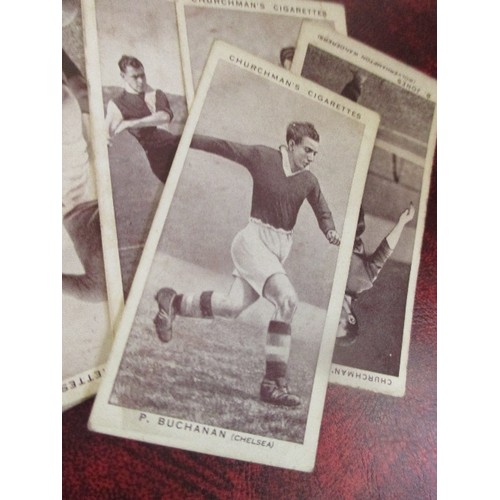 288 - A GOOD COLLECTION OF CIGARETTE CARDS IN A VINTAGE BOX - MANY CIRCA 1930'S. INCLUDES PLAYERS CRICKETE... 