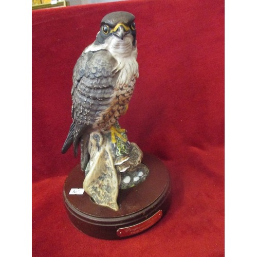 20 - A ROYAL DOULTON LIMITED EDITION PEREGRINE FALCON - SIGNED BY THE SCULPTOR GRAHAM TOnGUE - HN3541, IS... 