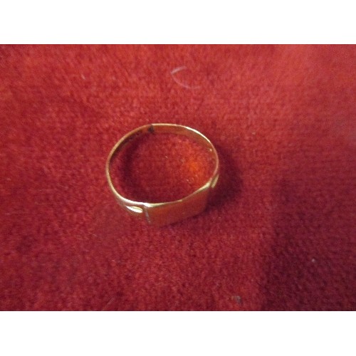 56 - 9ct GOLD SIGNET RING 2.9gr SIZE Q