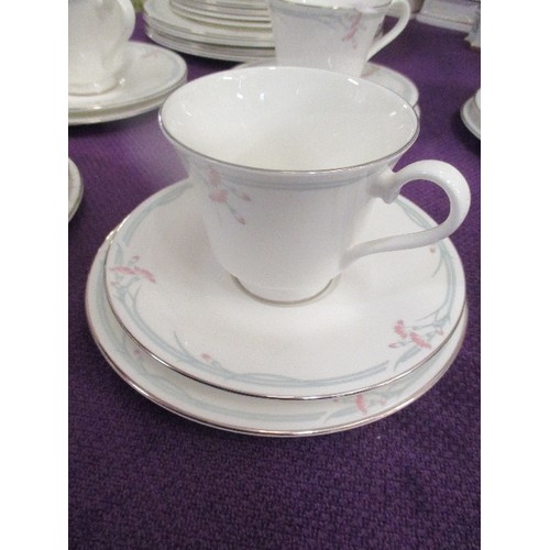 253B - ROYAL DOULTON BONE CHINA 