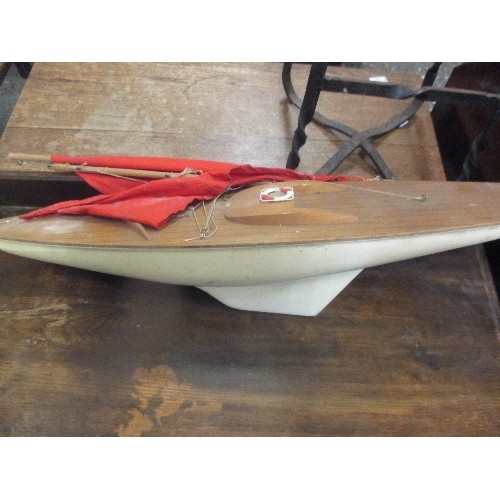 371A - VINTAGE WOODEN POND YACHT 60CM AND A POND BOAT - NEEDS ATTENTION