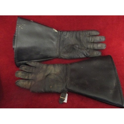 76 - 1950`S PAIR OF BLACK MOTORCYCLE  GAUNTLETS IN GOOD ORDER