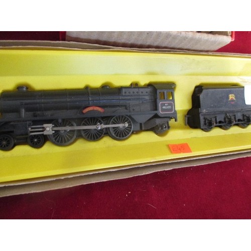 165 - HORNBY RAILWAY SCALE MODEL R.050 4-6-2 LOCOMOTIVE PRINCESS VICTORIA AND  TRI ANG RAILWAYS R52 0-6-0 ... 