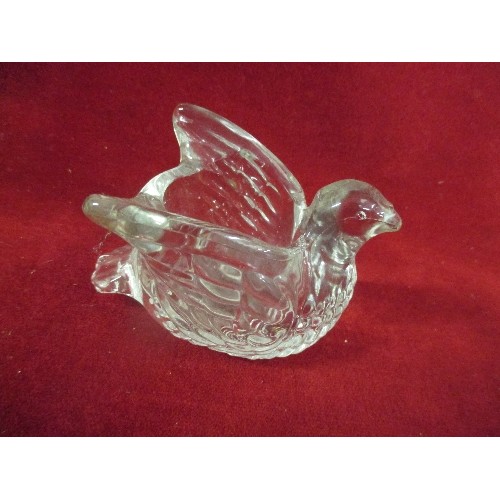 206 - COLLECTION OF GLASS ANIMALS, GLASS ROSEBOWL, IN A LOVELY WOVEN BASKET