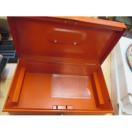 442 - ORANGE CASH TIN WITH WORKING KEY