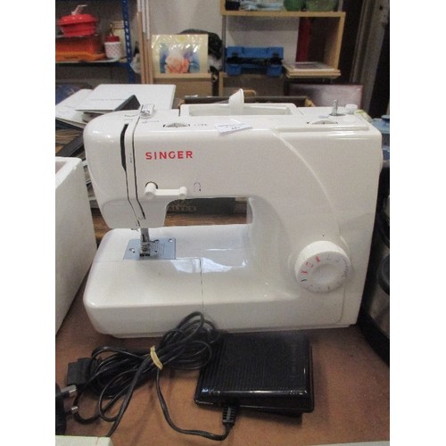 452 - SINGER MODEL 1507 ELECTRIC SEWING MACHINE WITH FOOT PEDAL - GOOD COND