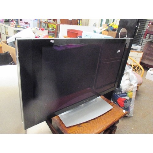 495 - LARGE PIONEER PLASMA TELEVISION - 43 INCH SCREEN, WITH SIDE SPEAKERS,