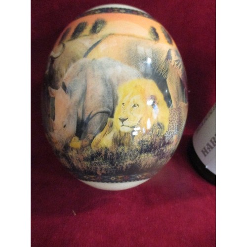 2 - A BEAUTIFUL DECORATED OSTRICH EGG WITH SAHARA SCENE AND MAP OF AFRICA. POSS BY MASSINI