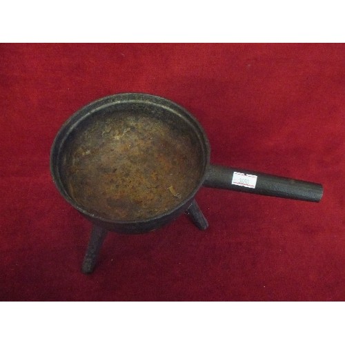 80 - VINTAGE IRON SKILLET OR POSNET POT - 26CM