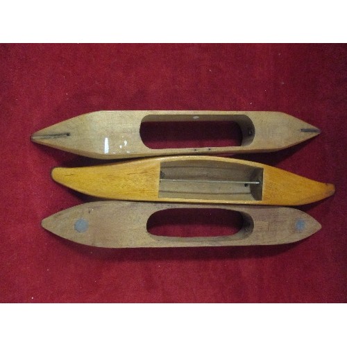 115 - THREE VINTAGE WOODEN BOBBIN SHUTTLES