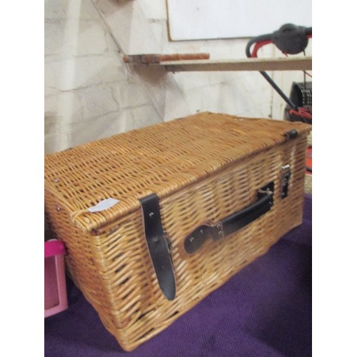 136 - WICKER PICNIC HAMPER BASKET