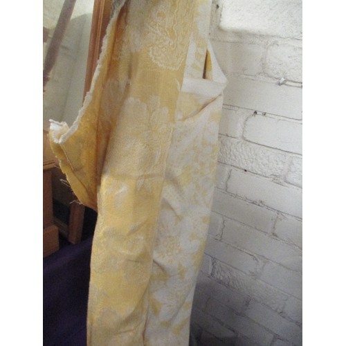 144 - ROLL OF LINEN UNION FABRIC IN YELLOW OCHRE AND IVORY AND ANOTHER OF DAMASK IN GOLD COLOUR WITH FLOWE... 