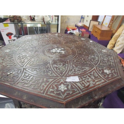 171 - 19TH CENTURY ANGLO INDIAN OCTAGONAL TABLE INLAID WITH MOTHER OF PEARL - 53CM DIA - SOME LOSSES