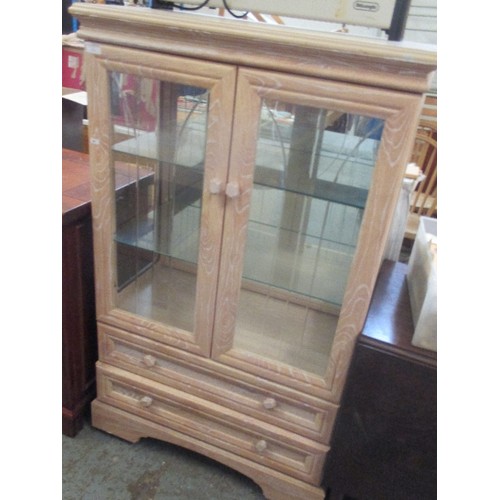 256 - SIDE CABINET WITH TWO DRAWERS IN A LIMED OAK FINISH - GLASS DOORS AND SHELVES