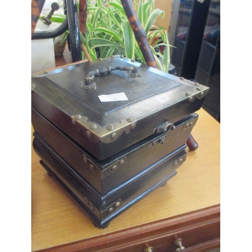 238 - WOODEN JEWELLERY CASKET WITH CONTENTS OF WRIST WATCHES AND JEWELLERY. INCLUDES A GENTS STEELTECH SQU... 