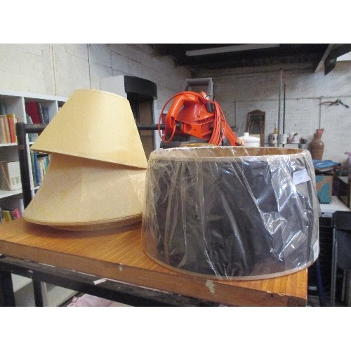 275 - 5 X LAMP SHADES , FOUR IN YELLOW/GOLD COLOUR, ONE IN BLACK SILK WITH BRONZE TRIM (NEW IN CELLOPHANE ... 