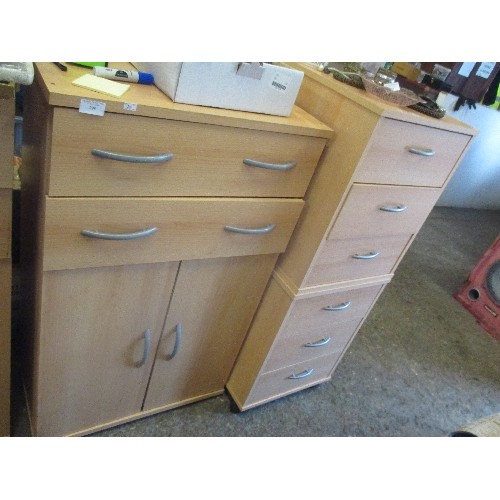 299 - PALE WOOD EFFECT 2 DRAWER AND CUPBOARD UNIT AND A MATCHING PAIR OF THREE DRAWER CHESTS ON CASTORS