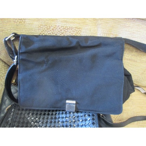 311 - 4 LADIES BLACK HANDBAG / SHOULDER BAGS INCLUDING LIZ CLAIBORNE