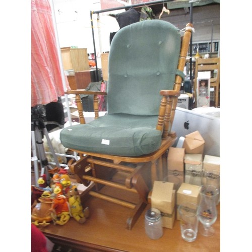 208 - AMERICAN STYLE ROCKING CHAIR