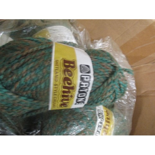 373 - BOX OF BALLS OF WOOL (PATONS BEEHIVE SHETLAND-STYLE CHUNKY X 15 BALLS, JAEGER MATCHMAKER SPORT NAVY ... 