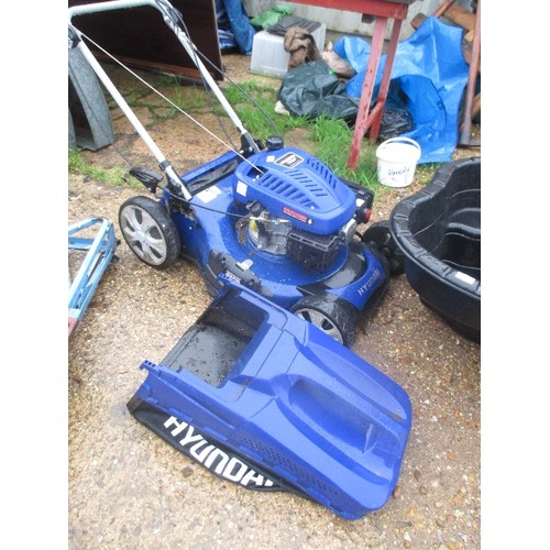 418 - HYUNDAI 173CC PETROL LAWNMOWER