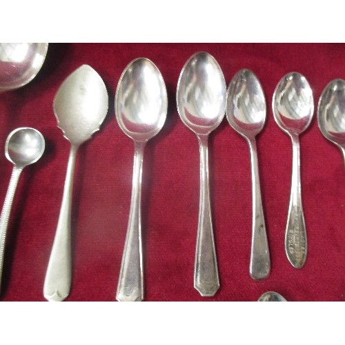 8 - A BOX OF ANTIQUE AND VINTAGE PLATED CUTLERY TO INCLUDE A CADDY SPOON WITH SHELL SHAPED BOWL, A BERRY... 