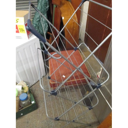 357 - FOLDING CLOTHES AIRER / DRYER